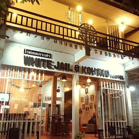 White Jail At Koh Tao Hostel Bagian luar foto