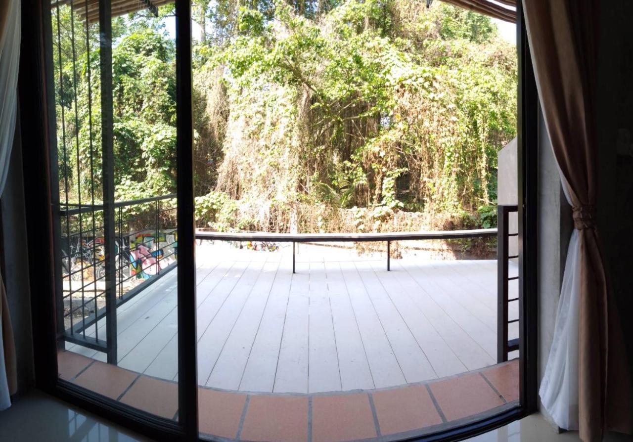 White Jail At Koh Tao Hostel Bagian luar foto