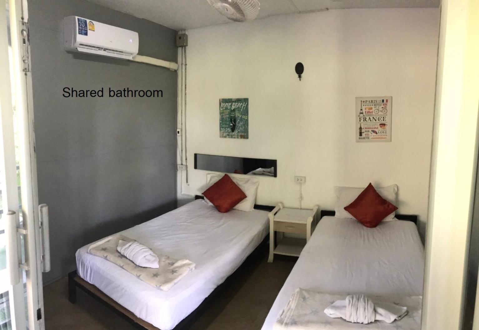 White Jail At Koh Tao Hostel Bagian luar foto
