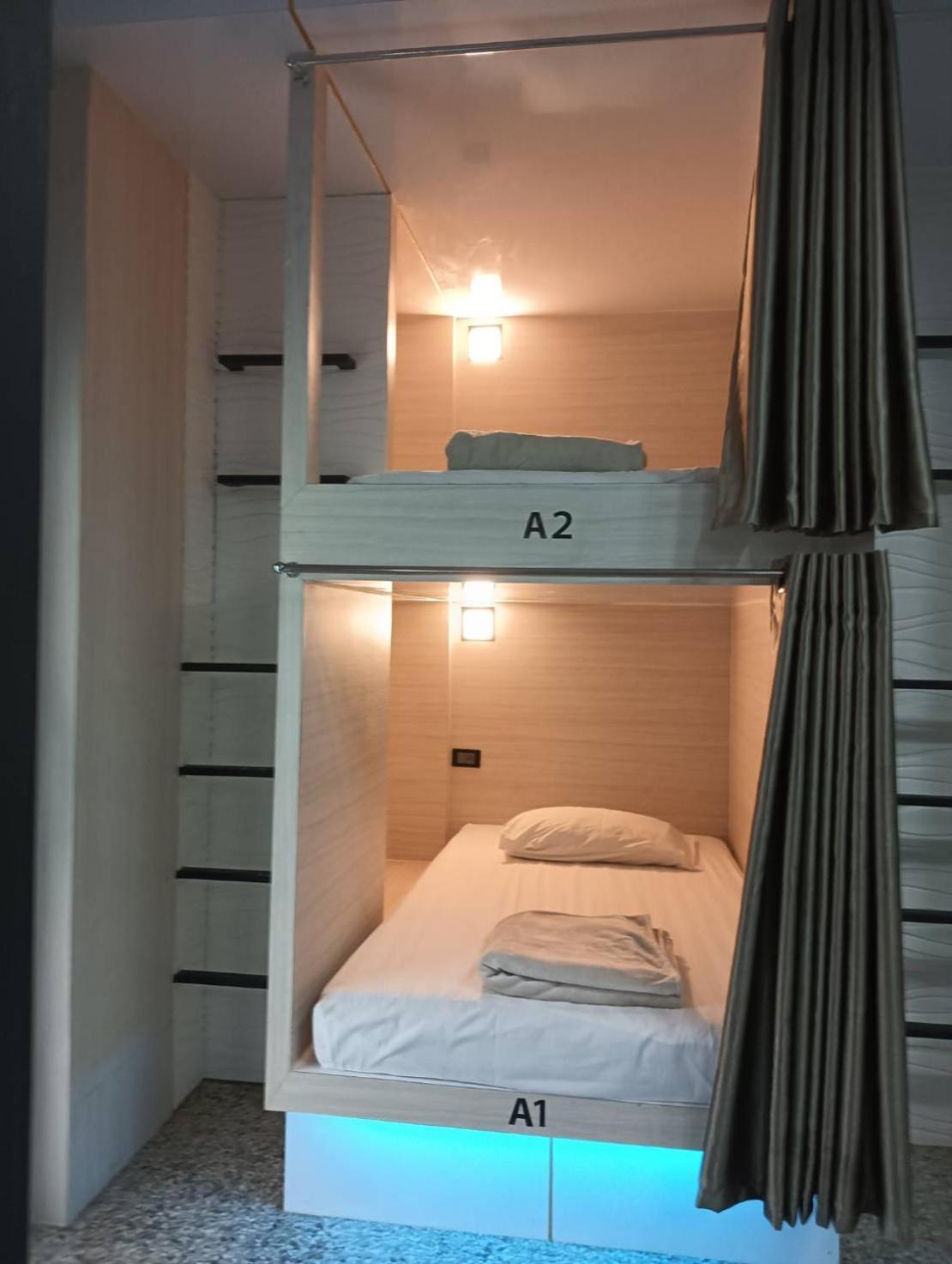 White Jail At Koh Tao Hostel Bagian luar foto