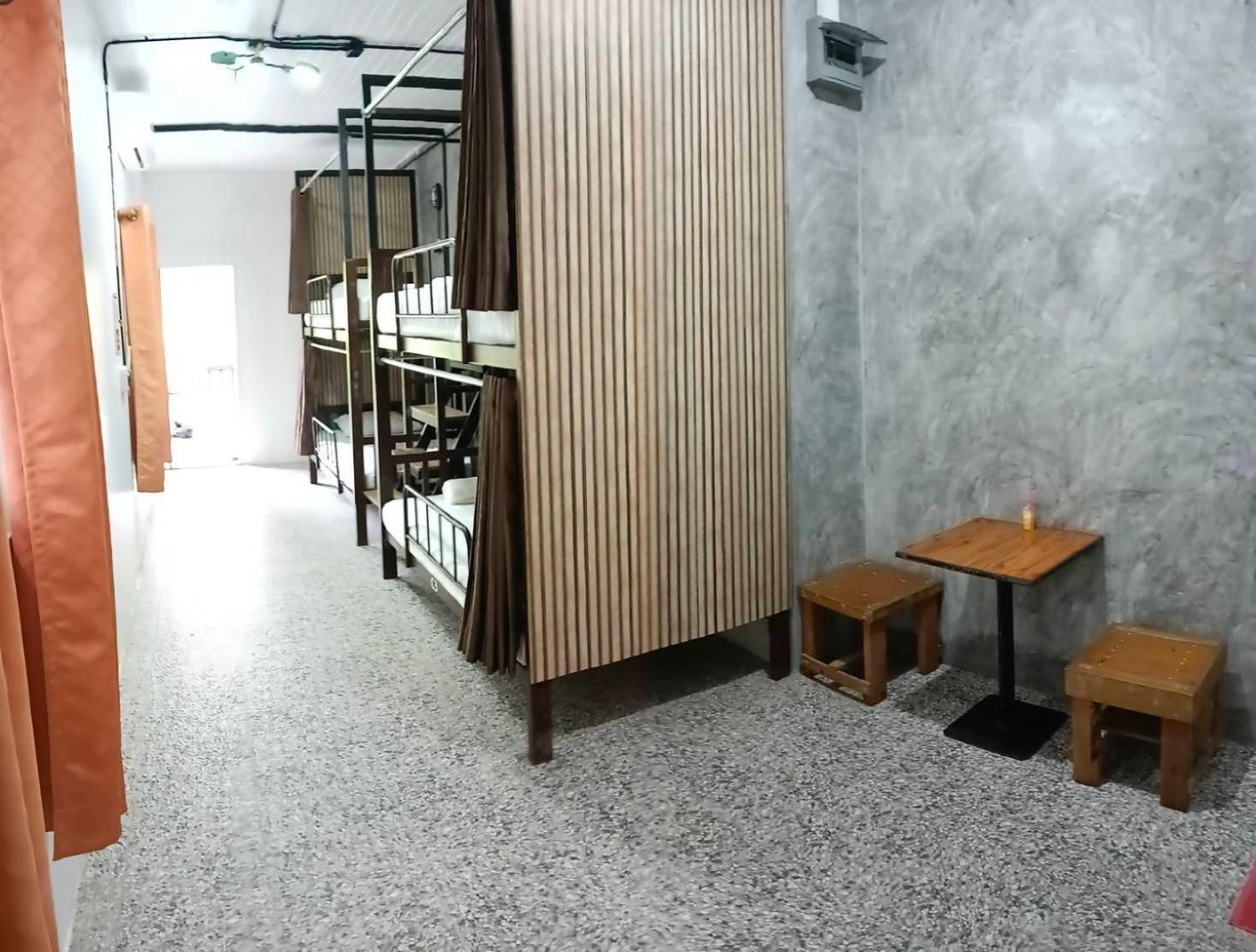 White Jail At Koh Tao Hostel Bagian luar foto