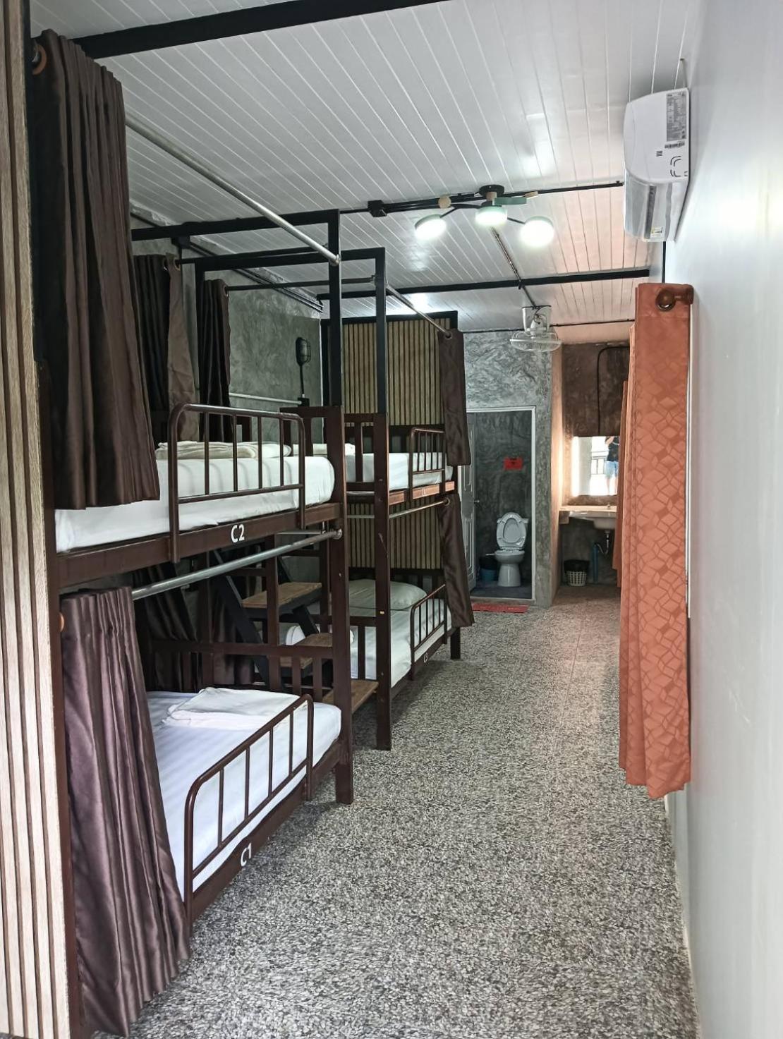 White Jail At Koh Tao Hostel Bagian luar foto