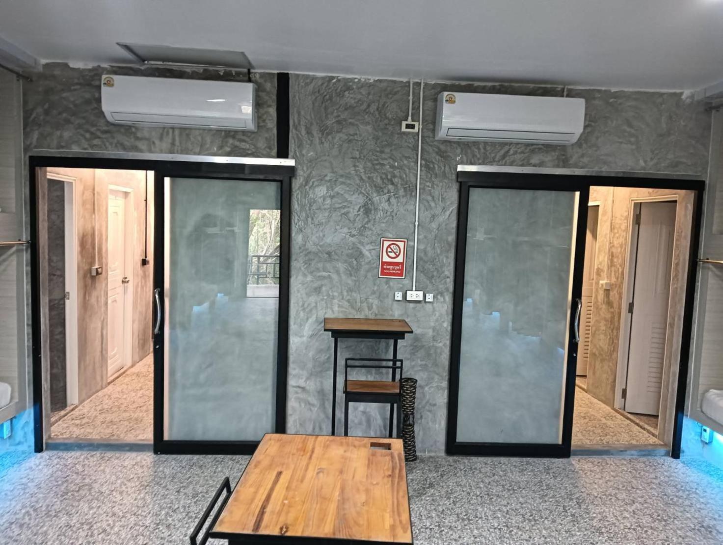 White Jail At Koh Tao Hostel Bagian luar foto