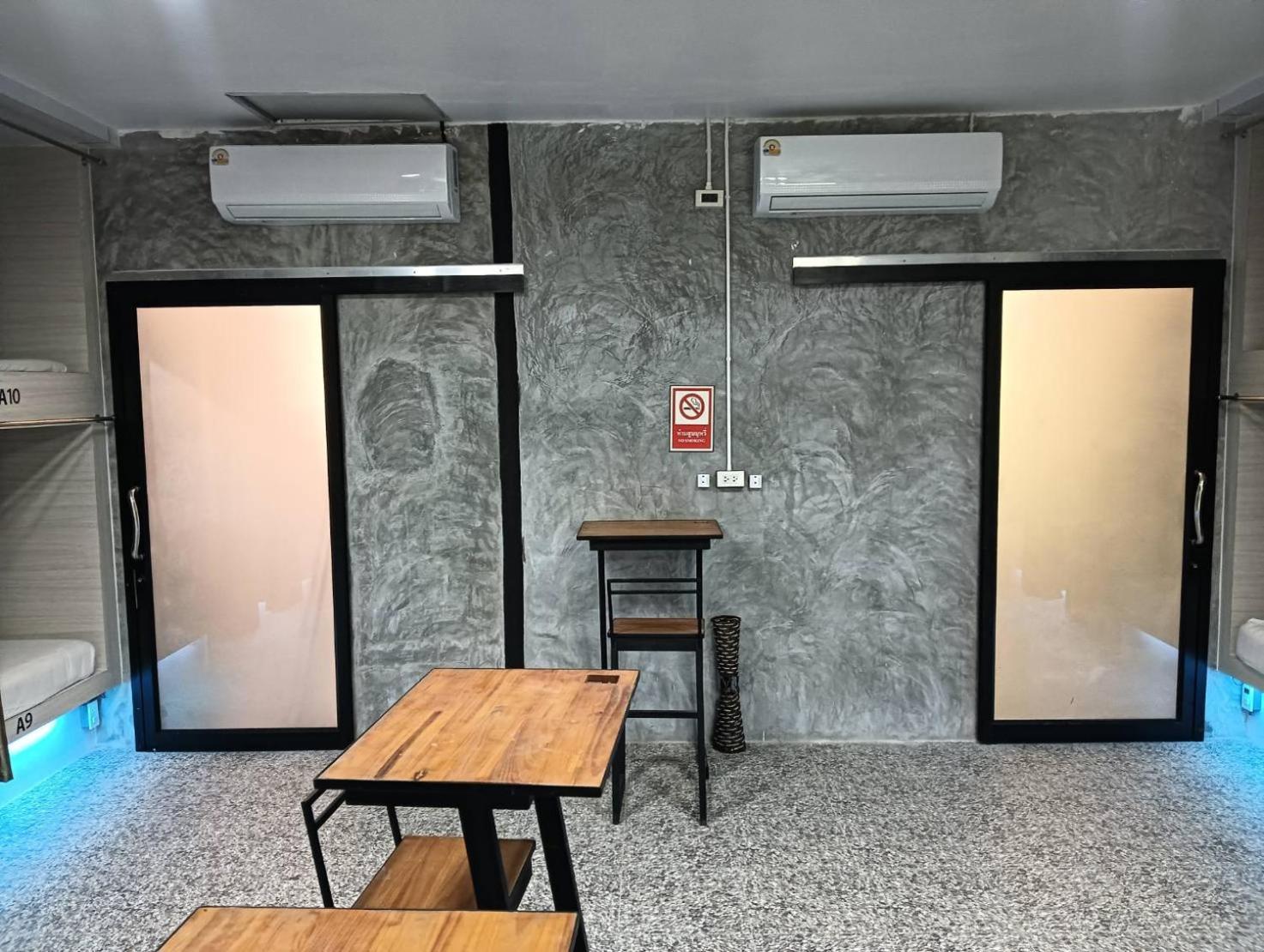 White Jail At Koh Tao Hostel Bagian luar foto