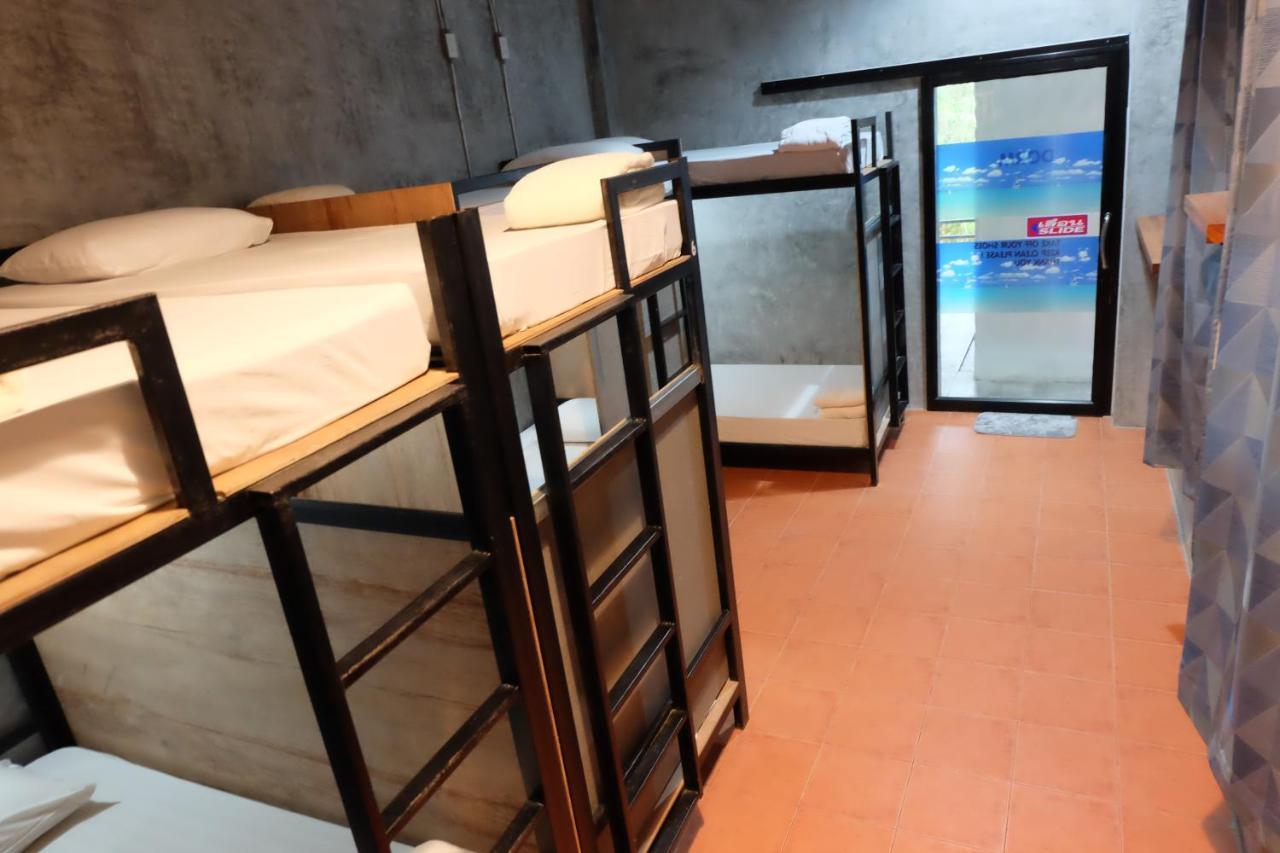 White Jail At Koh Tao Hostel Bagian luar foto