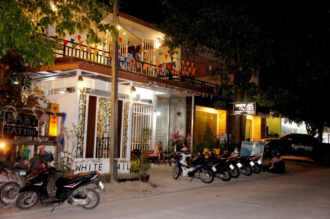 White Jail At Koh Tao Hostel Bagian luar foto
